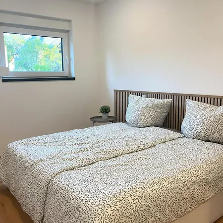2-bedroom At Hahn Airport Apartman *